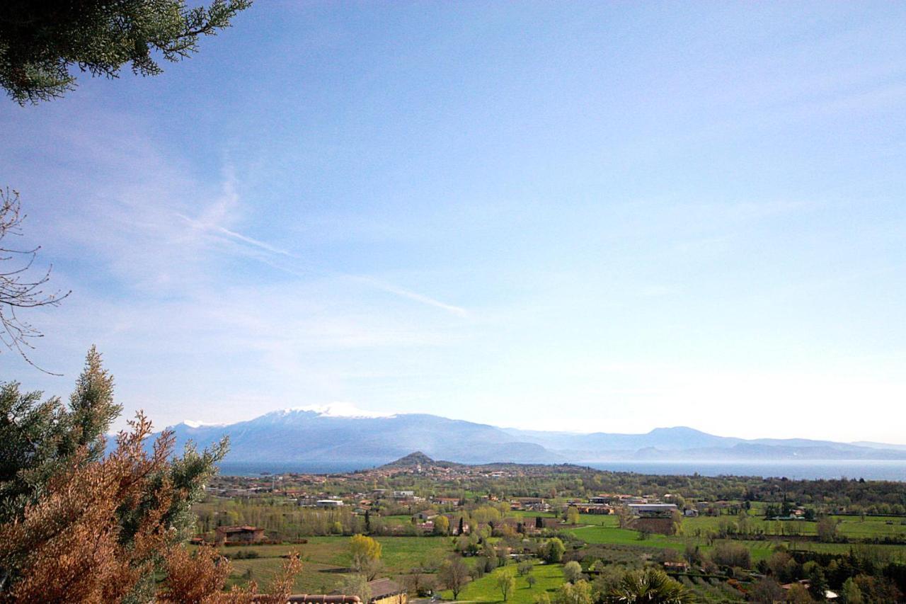 La Villa Degli Ulivi Soiano Del Lago Luaran gambar