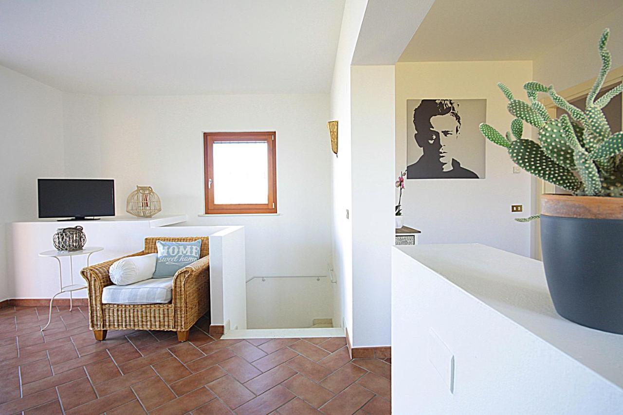 La Villa Degli Ulivi Soiano Del Lago Luaran gambar