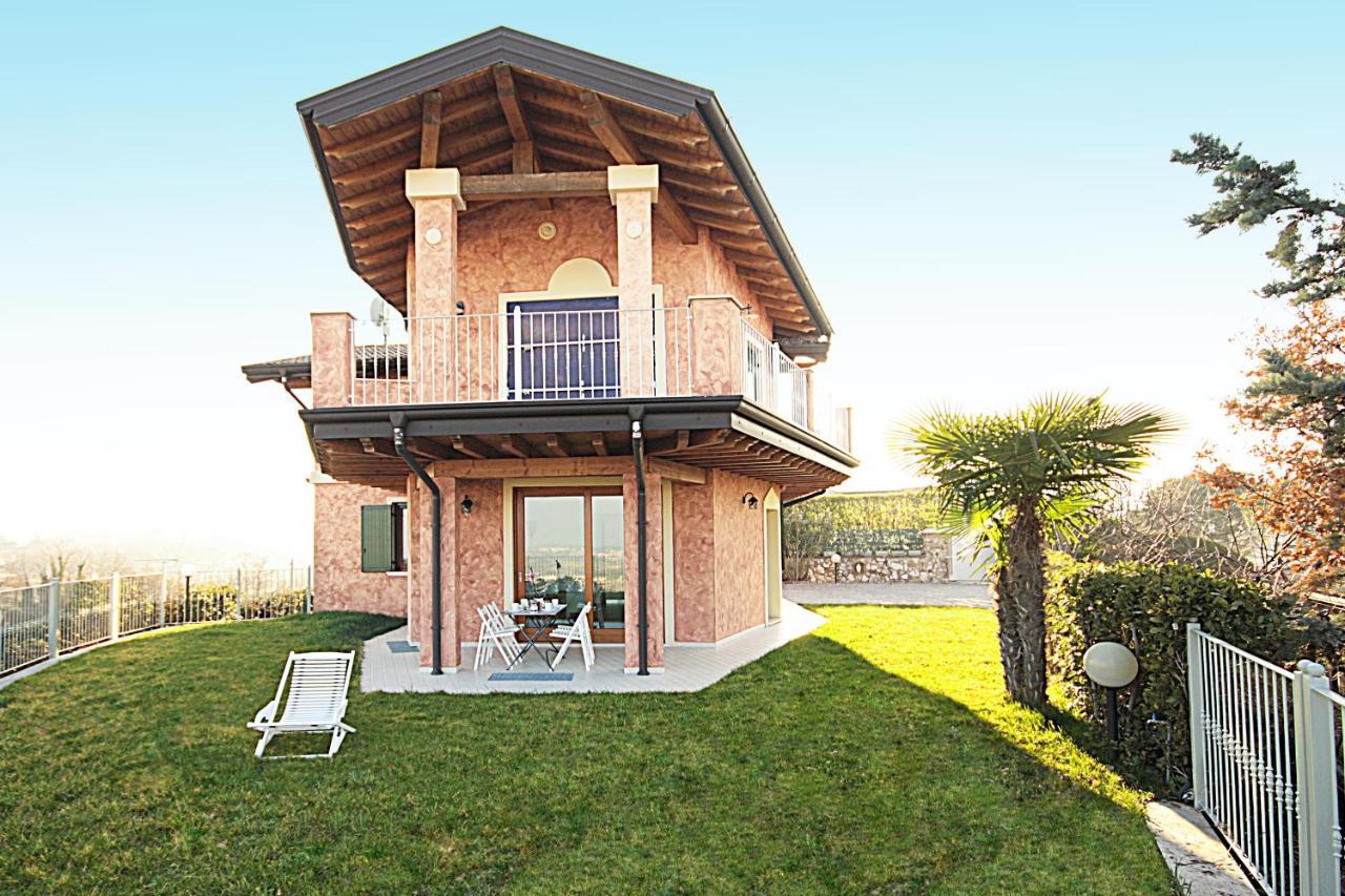 La Villa Degli Ulivi Soiano Del Lago Luaran gambar