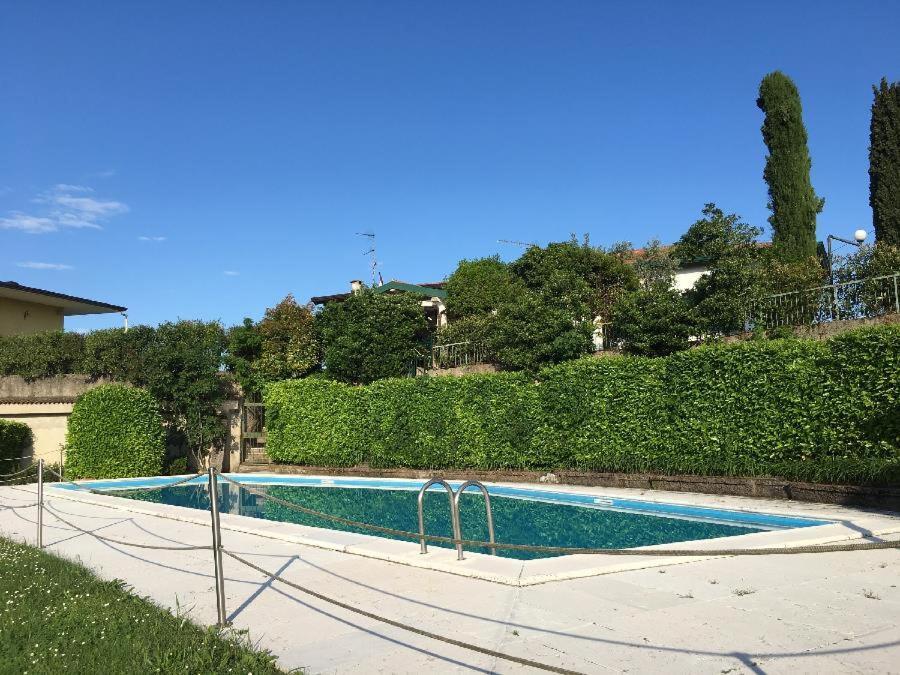 La Villa Degli Ulivi Soiano Del Lago Luaran gambar